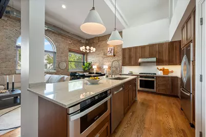 1117 W Barry Avenue #6, Chicago, IL 60657 - Photo 4