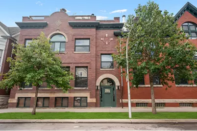 1117 W Barry Avenue #6, Chicago, IL 60657 - Photo 2