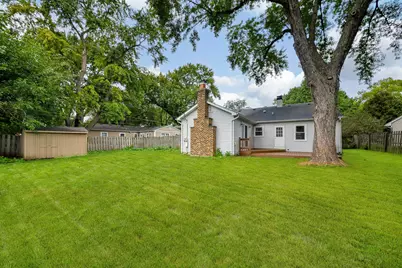 828 Valley Lane, Geneva, IL 60134 - Photo 10