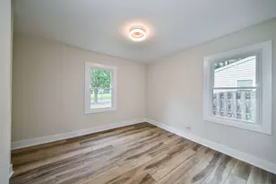 828 Valley Ln, Geneva, IL 60134 - Photo 6