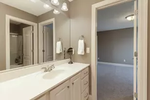2807 Lone Oak Rd, Bloomington, IL 61705 - Photo 36