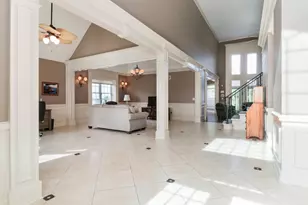 2807 Lone Oak Rd, Bloomington, IL 61705 - Photo 12