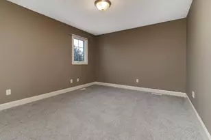 2807 Lone Oak Rd, Bloomington, IL 61705 - Photo 34