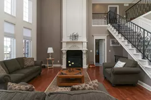 2807 Lone Oak Rd, Bloomington, IL 61705 - Photo 10