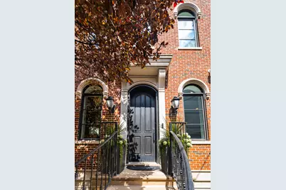 1630 W Surf Street, Chicago, IL 60657 - Photo 2