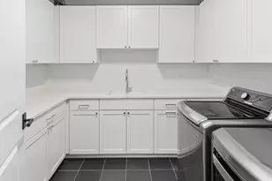 1630 W Surf St, Chicago, IL 60657 - Photo 58