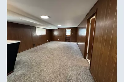 3929 W Chase Avenue, Lincolnwood, IL 60712 - Photo 8