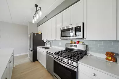 1100 W Montrose Avenue #502, Chicago, IL 60613 - Photo 6