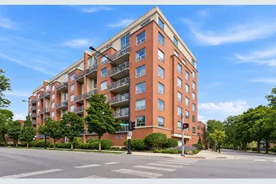 1100 W Montrose Avenue #502, Chicago, IL 60613 - Photo 1
