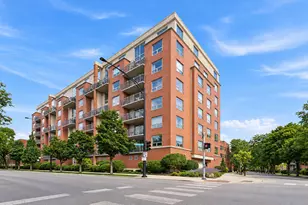 1100 W Montrose Ave, Chicago, IL 60613 - Photo 1