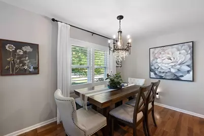 72 W Irving Park Road, Roselle, IL 60172 - Photo 8