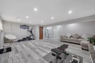 1210 N Keebie Ct, Addison, IL 60101 - Photo 18
