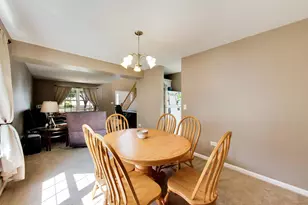2365 Handley Ln, Aurora, IL 60502 - Photo 10