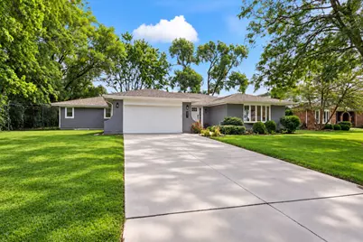 211 S Leonard Lane, Arlington Heights, IL 60005 - Photo 2
