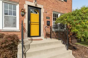 9116 S Troy Ave, Evergreen Park, IL 60805 - Photo 2