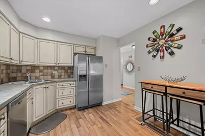 60 N Park Boulevard, Glen Ellyn, IL 60137 - Photo 10