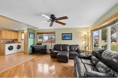 8827 S Kolmar Avenue, Hometown, IL 60456 - Photo 6
