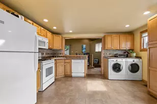 8827 S Kolmar Ave, Hometown, IL 60456 - Photo 8