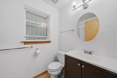 631 E Bowen Avenue, Chicago, IL 60653 - Photo 8