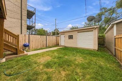 631 E Bowen Avenue, Chicago, IL 60653 - Photo 32