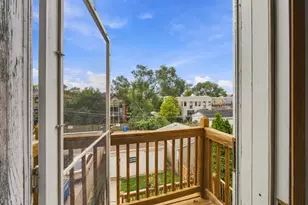 631 E Bowen Ave, Chicago, IL 60653 - Photo 18
