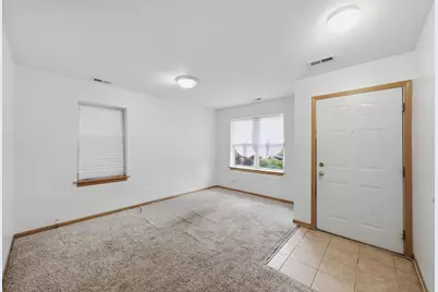 631 E Bowen Avenue, Chicago, IL 60653 - Photo 22