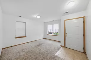 631 E Bowen Ave, Chicago, IL 60653 - Photo 22