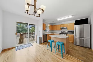 631 E Bowen Ave, Chicago, IL 60653 - Photo 10