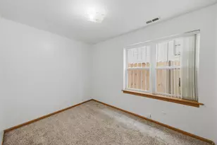 631 E Bowen Ave, Chicago, IL 60653 - Photo 30