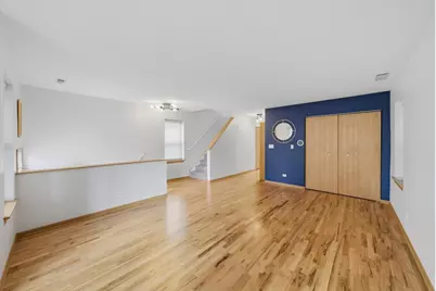 631 E Bowen Avenue, Chicago, IL 60653 - Photo 4
