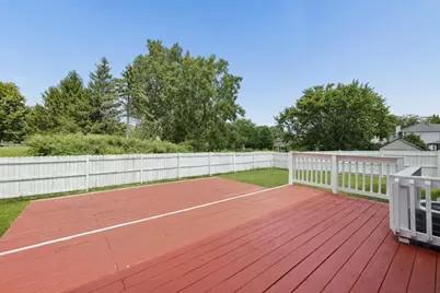 140 N Fiore Parkway, Vernon Hills, IL 60061 - Photo 24