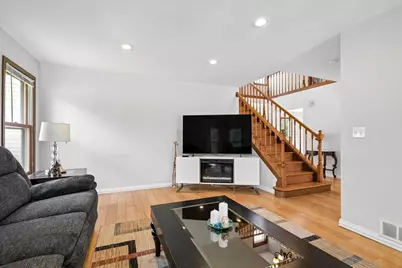140 N Fiore Parkway, Vernon Hills, IL 60061 - Photo 12
