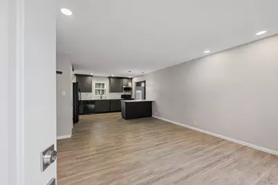 2105 Blackthorn Drive, Champaign, IL 61821 - Photo 6