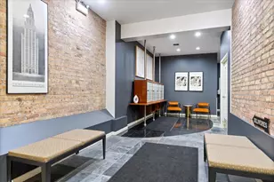 3323 N Paulina St, Chicago, IL 60657 - Photo 2