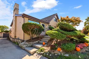 10621 Laramie Ave, Oak Lawn, IL 60453 - Photo 1