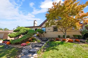 10621 Laramie Ave, Oak Lawn, IL 60453 - Photo 2