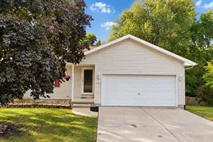 3 Nicole Ct, Bloomington, IL 61701 - Photo 4