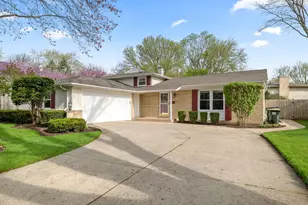 706 E Golf Rd, Libertyville, IL 60048 - Photo 1
