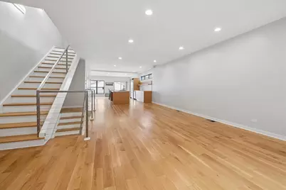 2915 N Rockwell Street, Chicago, IL 60618 - Photo 2