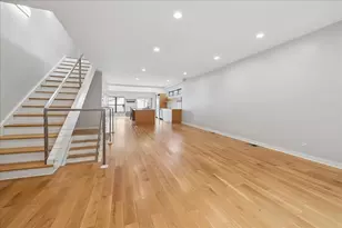 2915 N Rockwell St, Chicago, IL 60618 - Photo 2