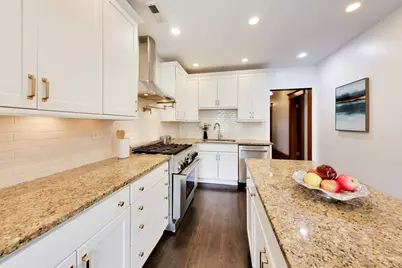 4004 N Clarendon Avenue #2, Chicago, IL 60613 - Photo 10