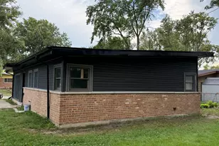 320 Sioux St, Park Forest, IL 60466 - Photo 4