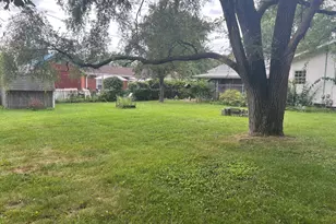 214 April Ln, North Aurora, IL 60542 - Photo 4