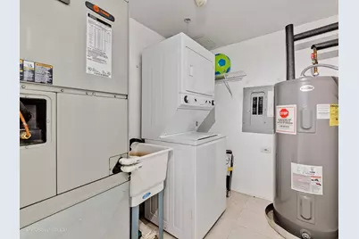 8000 Kilpatrick Avenue #2F, Skokie, IL 60076 - Photo 22