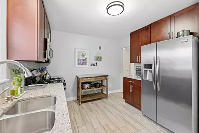 7639 Laramie Avenue, Skokie, IL 60077 - Photo 8