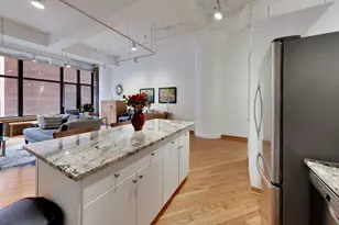 333 W Hubbard St, Chicago, IL 60654 - Photo 8