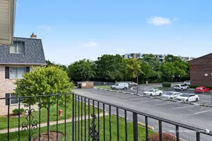 1319 N Baldwin Ct, Palatine, IL 60074 - Photo 14