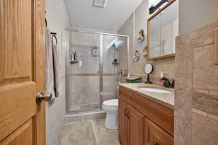 2024 Woodhavens Dr, Bloomington, IL 61701 - Photo 10