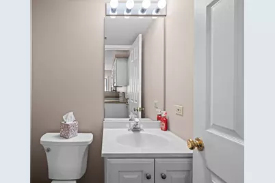 2017 N Charter Point Drive, Arlington Heights, IL 60004 - Photo 6