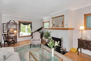 9608 S Longwood Dr, Chicago, IL 60643 - Photo 10